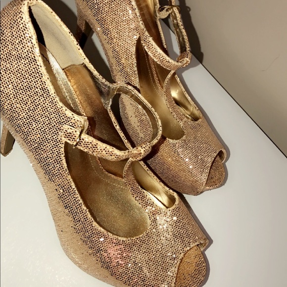 Heels - Picture 3 of 8